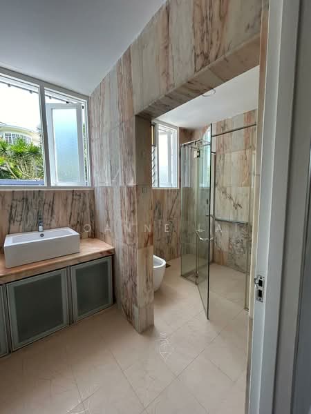 ** Sole Marketing Agent ** BINJAI PARK HILLTOP NEWLY RENOVATED BUNGALOW FOR RENT **, Binjai Park, Newton / Novena, 3 Bedrooms, 5,500 sqft, Good Class Bungalow For Rent, by Joanne Lai, 25031042 - PropertyGuru.com.sg