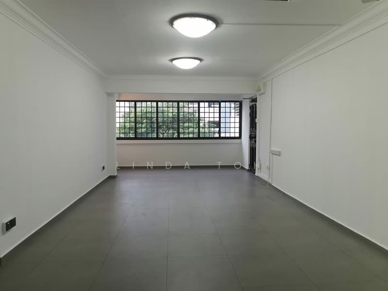 815 Tampines Avenue 4, 815 Tampines Avenue 4, 4 Bedrooms, 1,323 sqft, HDB Flat For Rent, by Linda Toh, 25031478 - Living Room - PropertyGuru.com.sg