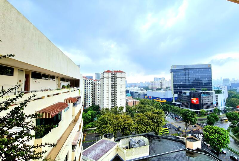 For Rent - Queensway Tower