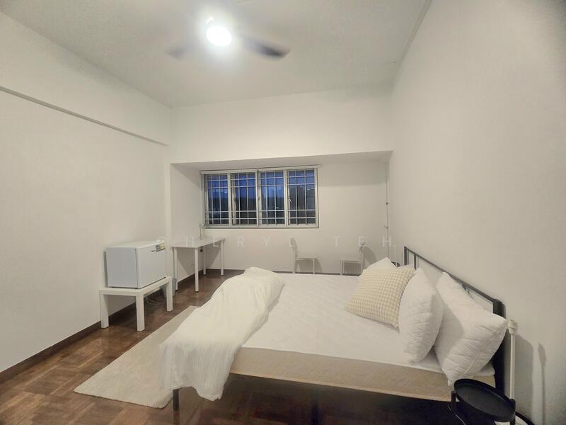 For Rent - Queensway Tower