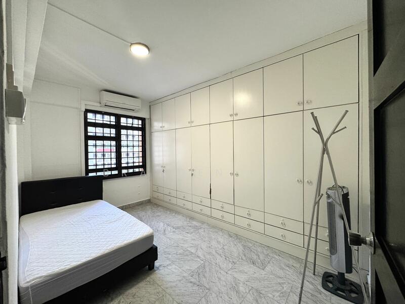 For Rent - 1 Beach Road