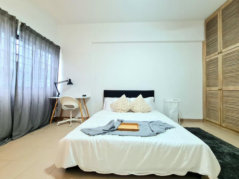 For Rent - Queensway Tower