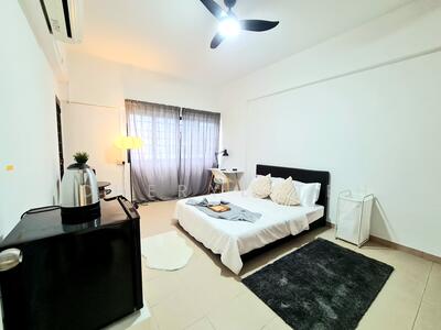 For Rent - Queensway Tower