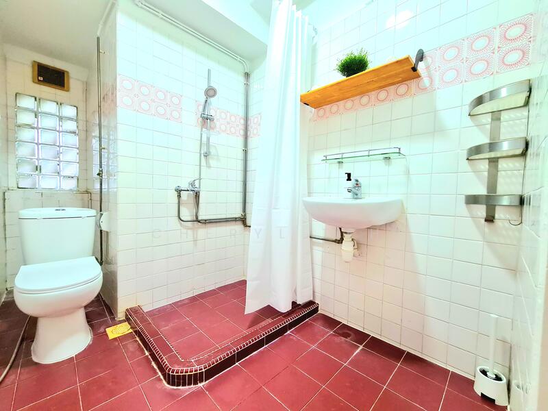 For Rent - Queensway Tower