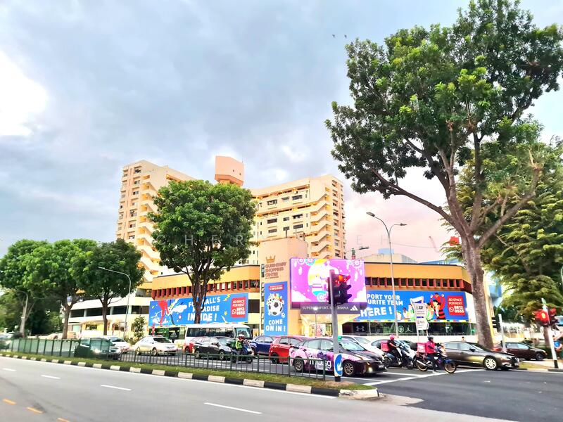 For Rent - Queensway Tower