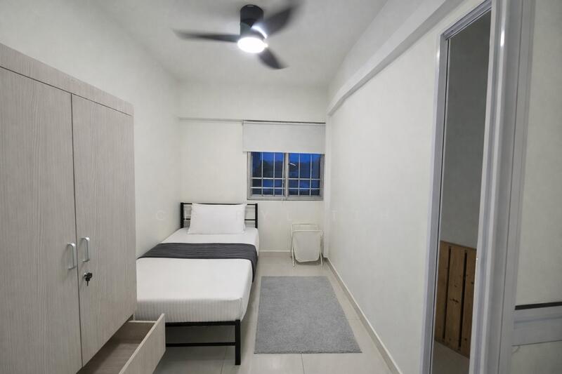 For Rent - Queensway Tower