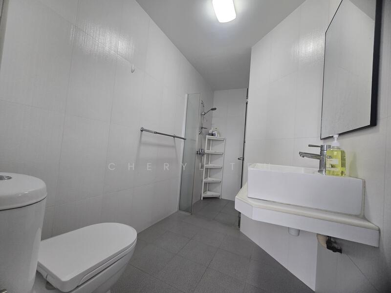 For Rent - Queensway Tower