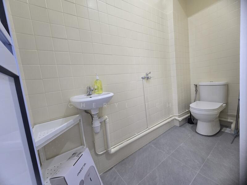 For Rent - Queensway Tower