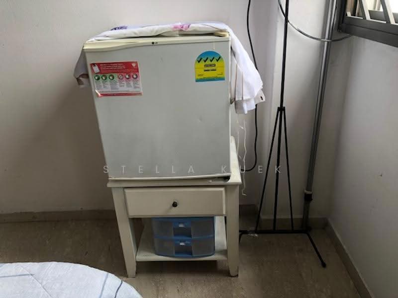 9 Toh Yi Drive, 9 Toh Yi Drive, Clementi Park / Upper Bukit Timah, Room Rental, 160 sqft, HDB Flat For Rent, by Stella Kuek, 25036584 - Room come with Mini Fridge - PropertyGuru.com.sg