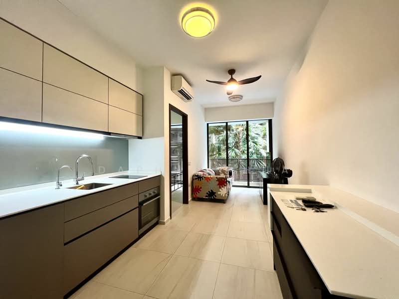 D'Nest, 143 Pasir Ris Grove, 1 Bedroom, 484 sqft, Condominium For Rent, by Daphne Phua, 25041981 - Excellent layout with open concept kitchen n centre island that doubles up as dining table! - PropertyGuru.com.sg