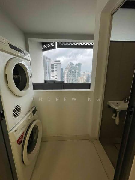 Lucida, 2 Suffolk Road, Newton / Novena, 3 Bedrooms, 1,324 sqft, Apartment For Rent, by Andrew Ng, 25044336 - Balcony - PropertyGuru.com.sg