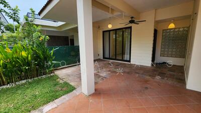 For Rent - Beautiful 4 bdrs inter terrace for RENT at Yuk Tong Ave