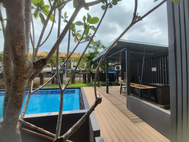 For Rent - Infini at East Coast