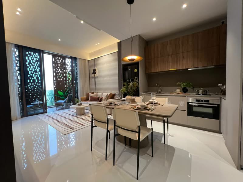 Parksuites, 18 Holland Grove Road, Tanglin / Holland / Bukit Timah, 2 Bedrooms, 786 sqft, Condominium For Sale, by Emily Yeoh  杨爱薇, 25046968 - PropertyGuru.com.sg