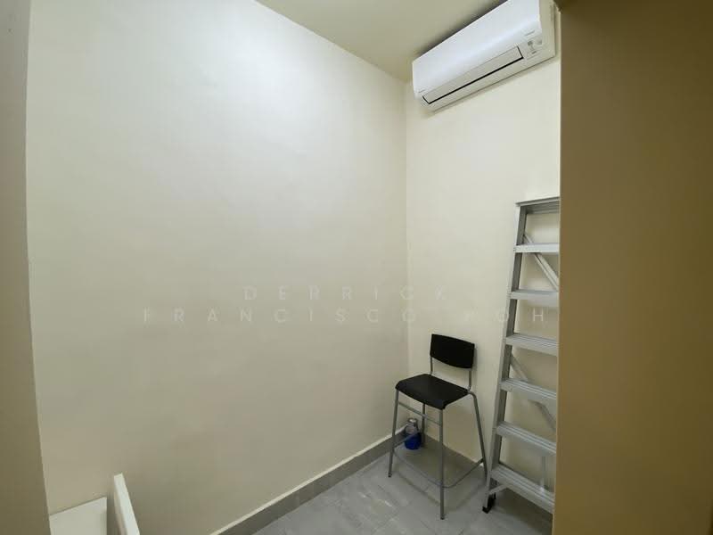 Cairnhill Crest, 8 Cairnhill Circle, Orchard / River Valley, 2 Bedrooms, 1,206 sqft, Condominium For Rent, by Derrick Francisco Poh, 25047411 - PropertyGuru.com.sg