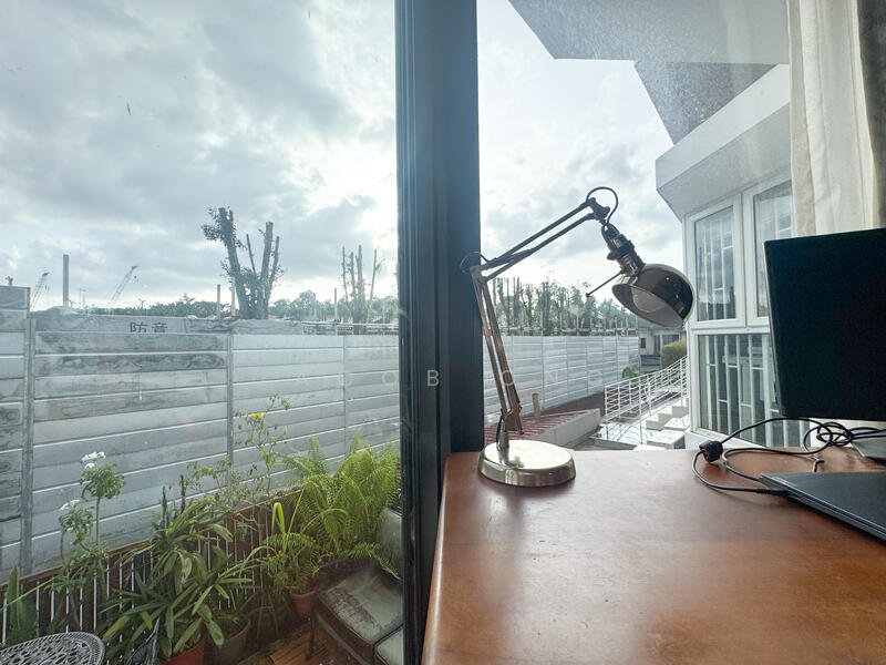 For Sale - Heeton Park