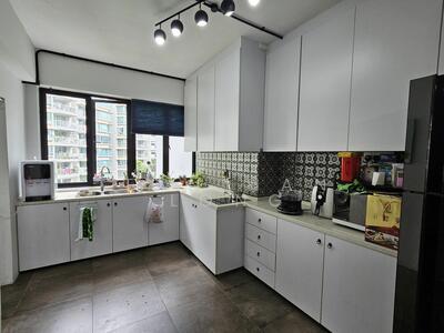 For Sale - Lakepoint Condo