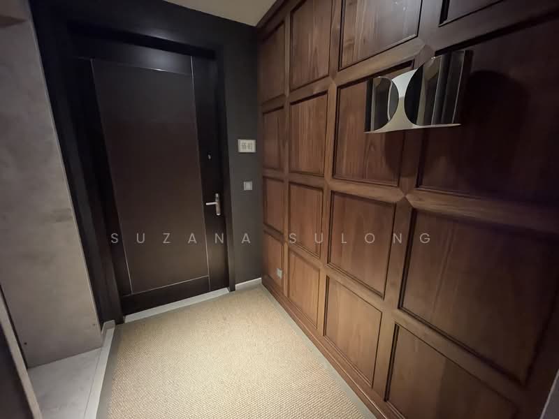 Marina Bay Suites, 3 Central Boulevard, 4 Bedrooms, 2,065 sqft, Apartment For Rent, by Suzana Sulong, 25051111 - Private Lift Lobby - PropertyGuru.com.sg