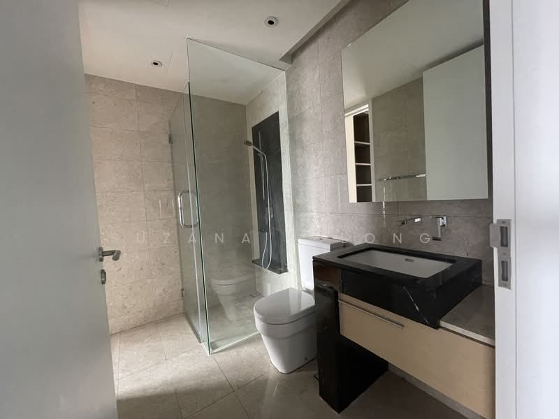 Marina Bay Suites, 3 Central Boulevard, 4 Bedrooms, 2,065 sqft, Apartment For Rent, by Suzana Sulong, 25051111 - Room 3 / En-Suite Bathroom - PropertyGuru.com.sg
