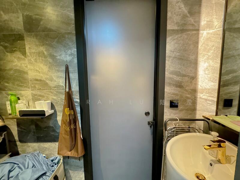 For Sale - 8 Saint Thomas