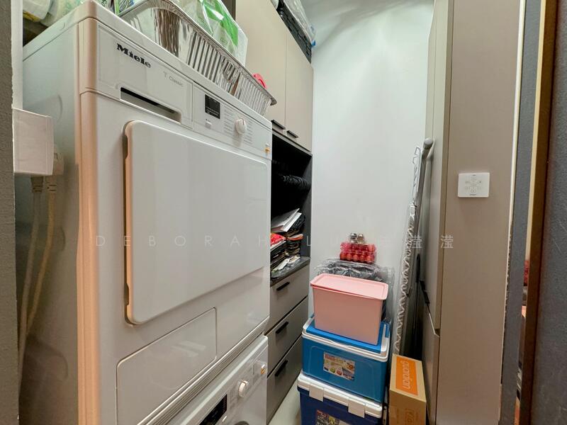 For Sale - 8 Saint Thomas