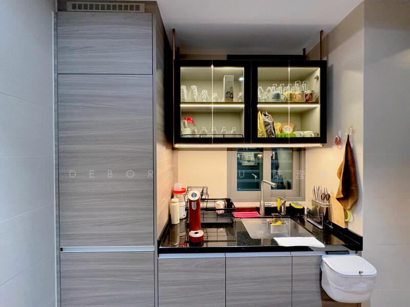 For Sale - 8 Saint Thomas