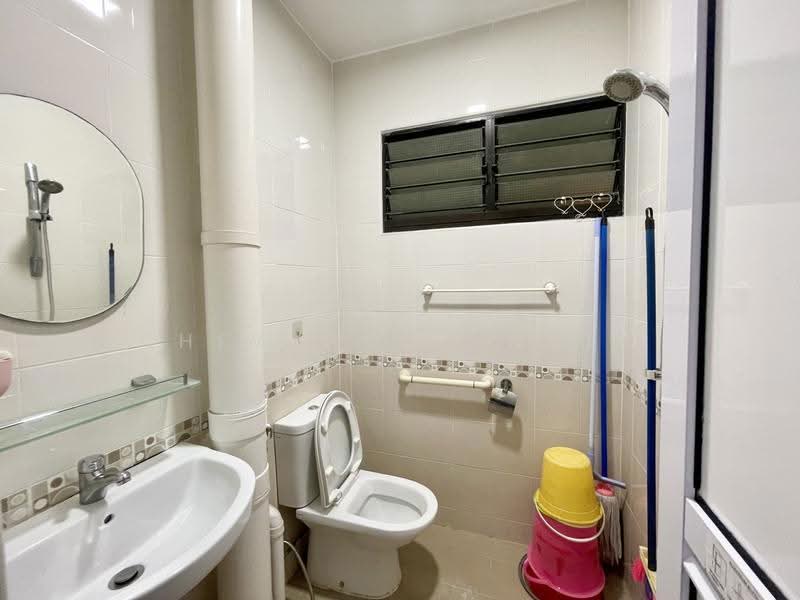 121 Ang Mo Kio Avenue 3, 121 Ang Mo Kio Avenue 3, Ang Mo Kio / Bishan / Thomson, 2 Bedrooms, 721 sqft, HDB Flat For Rent, by Chew Hock Ngee, 25058547 - PropertyGuru.com.sg