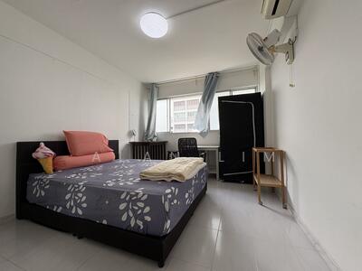 For Rent - 215 Marsiling Lane