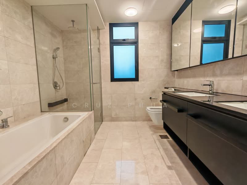 Park Colonial, 10 Woodleigh Lane, 5 Bedrooms, 1,701 sqft, Condominium For Sale, by Cruz Phua, 25065219 - PropertyGuru.com.sg