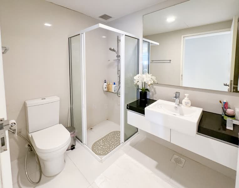 The Interlace, 226 Depot Road, 3 Bedrooms, 1,464 sqft, Condominium For Rent, by Hansen Ng, 25067808 - Common Bathroom - PropertyGuru.com.sg