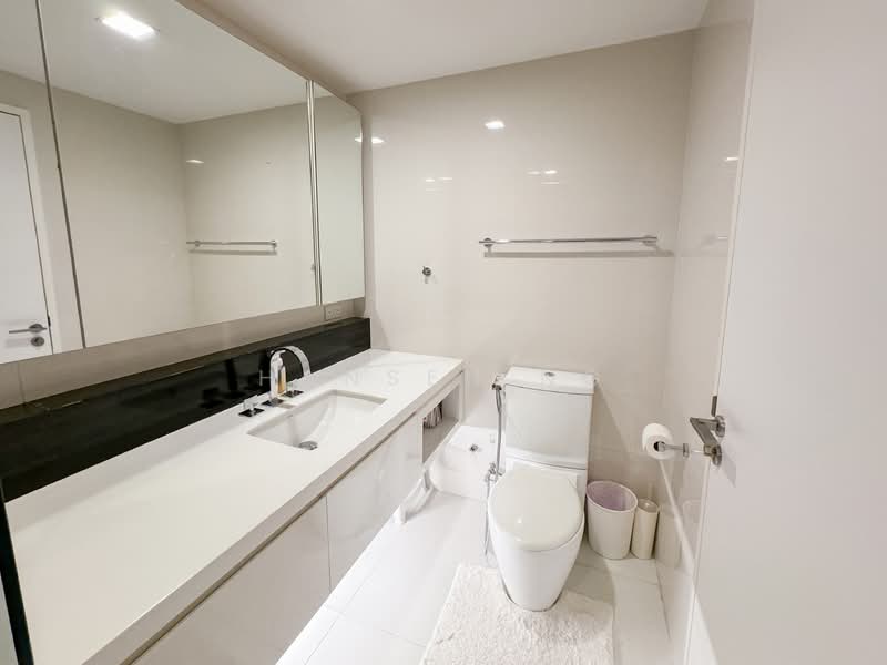 The Interlace, 226 Depot Road, 3 Bedrooms, 1,464 sqft, Condominium For Rent, by Hansen Ng, 25067808 - Master Bathroom - PropertyGuru.com.sg