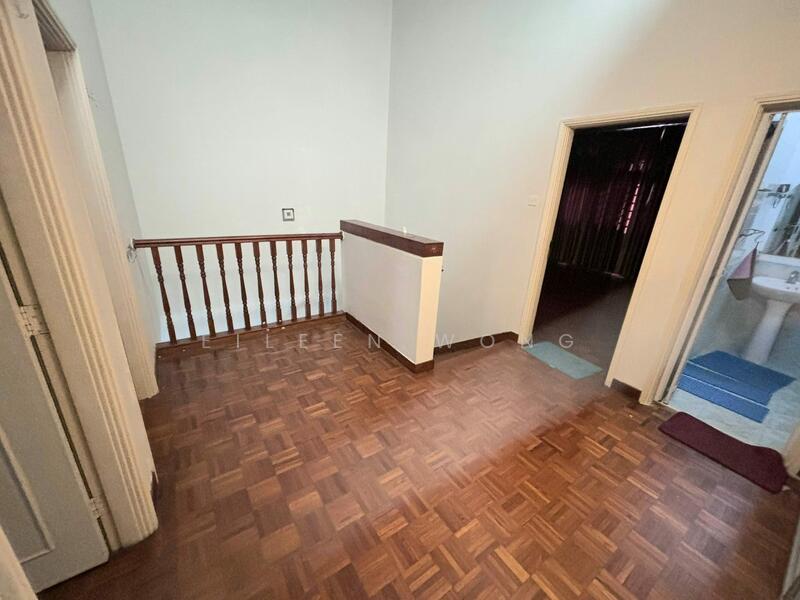 Freehold Sunrise Gardens Terrace, Priced to sell! Terraced House For