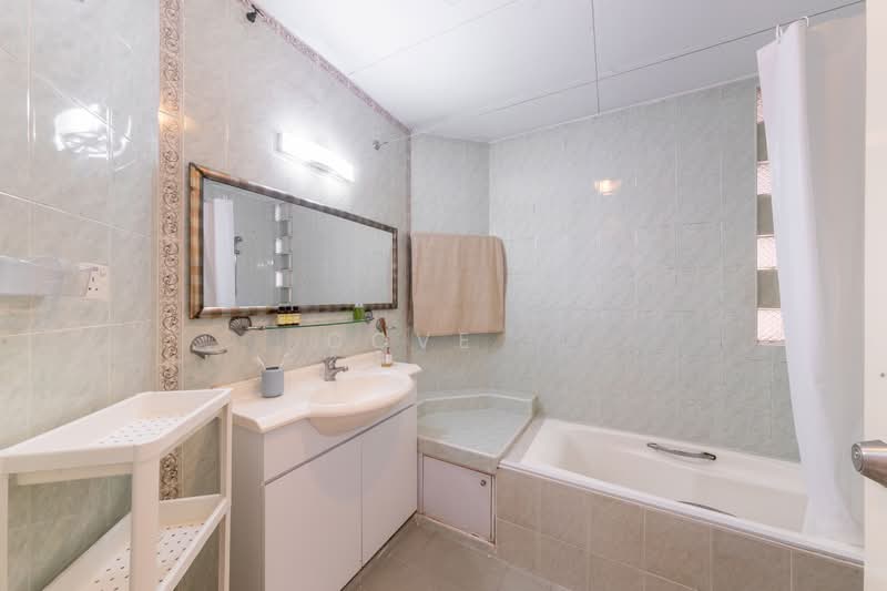 Elizabeth Heights, 57 Cairnhill Road, Room Rental, 161 sqft, Condominium For Rent, by Cove, 25069685 - Blue room - private bathroom - PropertyGuru.com.sg