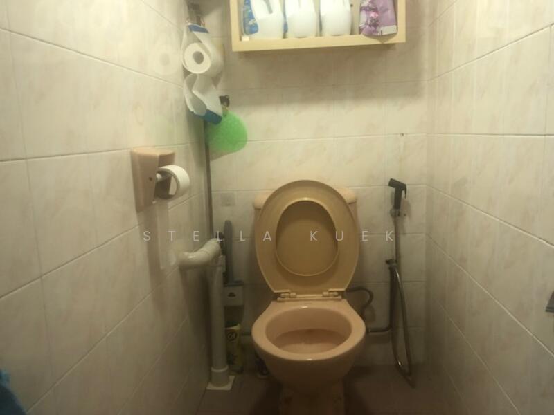 119 Bukit Merah View, 119 Bukit Merah View, Room Rental, 53 sqft, HDB Flat For Rent, by Stella Kuek, 25070442 - Toilet - PropertyGuru.com.sg