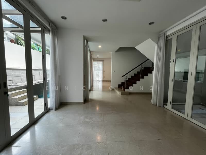 Namly Crescent, Namly Crescent, 5 Bedrooms, 4,400 sqft, Semi-Detached House For Rent, by Eunice Chong, 25071807 - Dining with lots of natural lighting - PropertyGuru.com.sg