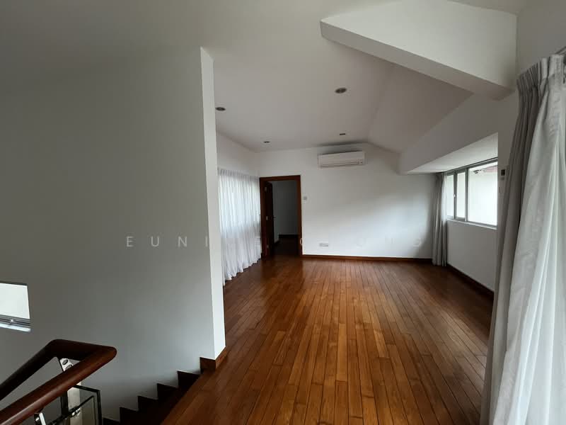 Namly Crescent, Namly Crescent, 5 Bedrooms, 4,400 sqft, Semi-Detached House For Rent, by Eunice Chong, 25071807 - Attic floor with large family area - PropertyGuru.com.sg