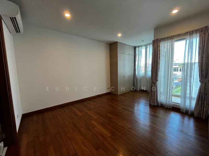 Namly Crescent, Namly Crescent, 5 Bedrooms, 4,400 sqft, Semi-Detached House For Rent, by Eunice Chong, 25071807 - Huge bedroom 2 - PropertyGuru.com.sg