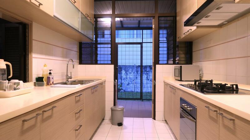New Soo Chow Gardens, Jalan lembah thomson, Ang Mo Kio / Bishan / Thomson, 4 Bedrooms, 2,389 sqft, Terraced House For Rent, by Lily Lim, 25071908 - PropertyGuru.com.sg
