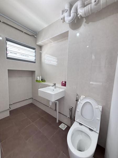 758 Choa Chu Kang North 5, 758 Choa Chu Kang North 5, Dairy Farm / Bukit Panjang / Choa Chu Kang, 4 Bedrooms, 1,571 sqft, HDB Flat For Sale, by Calvin Ng, 25073045 - Bathroom - PropertyGuru.com.sg
