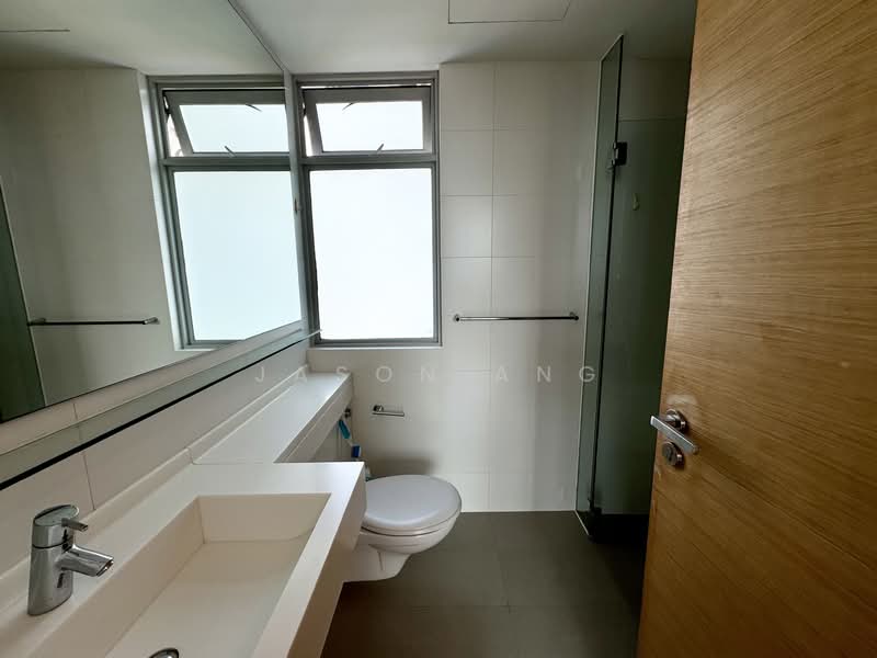 One Amber, 3 Amber Gardens, 4 Bedrooms, 1,658 sqft, Condominium For Rent, by Jason Ang, 25074707 - Common bathroom - PropertyGuru.com.sg