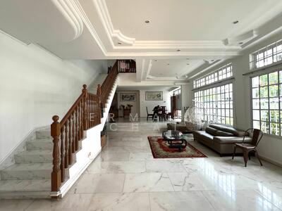 For Sale - Freehold! 3 Storey CORNER Terrace at Jalan Kembangan! Big and Spacious!