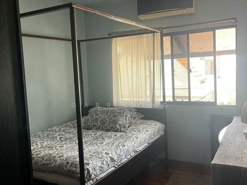 5 BR CT in Siglap! Less than $2K PSF!, , 5 Bedrooms, 3,200 sqft, Corner Terrace For Sale, by Garry Ong, 25077308 - PropertyGuru.com.sg