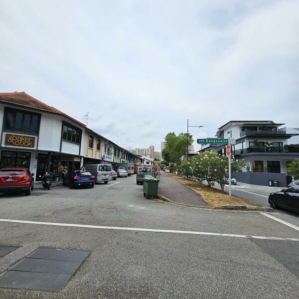 Cafe, Resturant & Shops