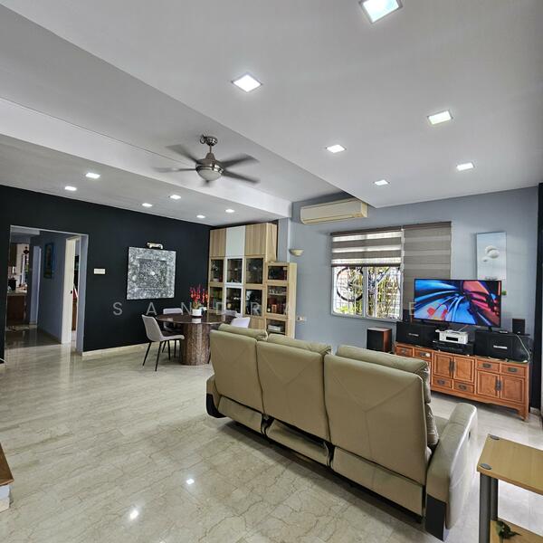 Spacious Living and Dining with Marble floor