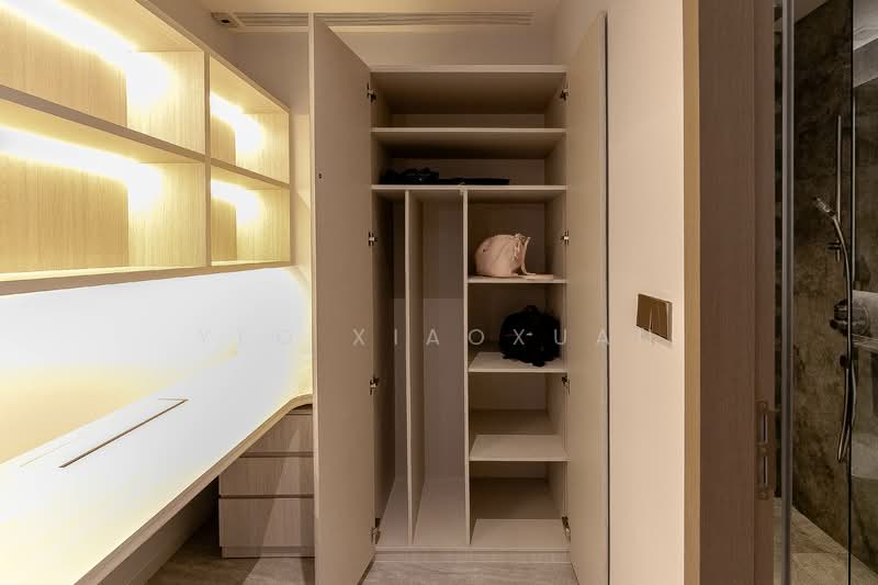 Leedon Green, 32 Leedon Heights, 1 Bedroom, 538 sqft, Condominium For Rent, by Yeo XiaoXuan, 25078031 - Broom closet, adjustable shelves to maximize usage - PropertyGuru.com.sg