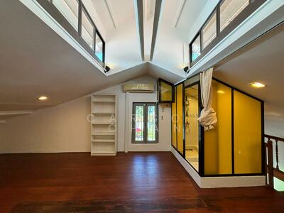 For Rent - Neil Road