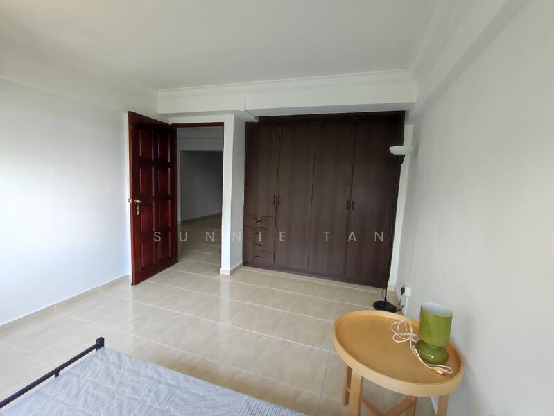 Common Bedroom c/w Build-in Wardrobe