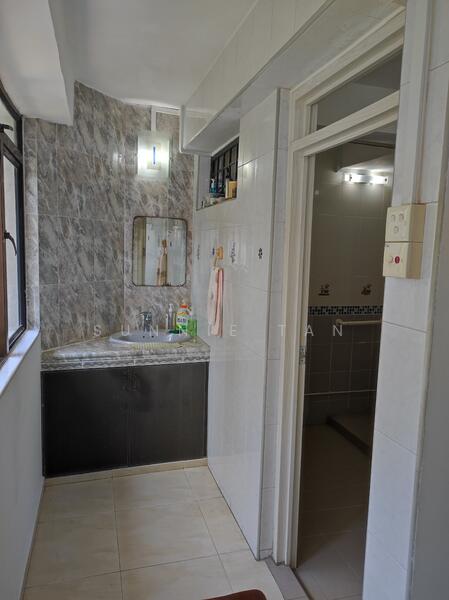 Washing Basin / Restroom