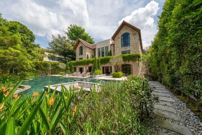 For Sale - SOLE AGENT ⭐️ NEW BEAUTIFUL GCB⭐️ EVERY INCH IS LUXURY ⭐️ GREENERY POOL LIFT（顶级优质洋房) ☎️ PAM 90228600