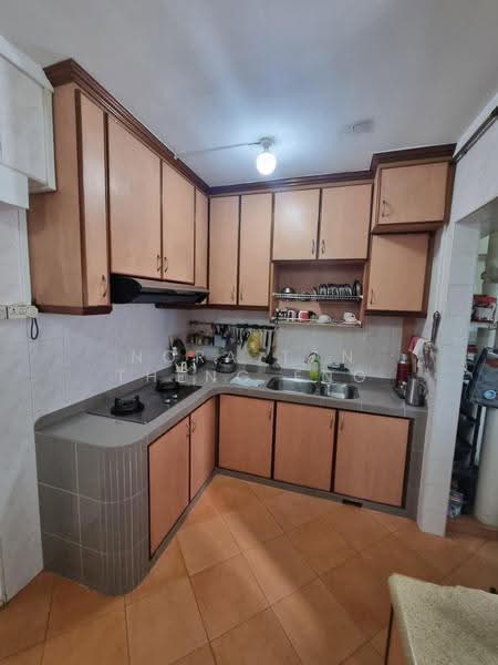 227D Compassvale Drive, 227D Compassvale Drive, Hougang / Punggol / Sengkang, 3 Bedrooms, 1,302 sqft, HDB Flat For Rent, by Nora Tan Theng Eng, 25079494 - kitchen - PropertyGuru.com.sg